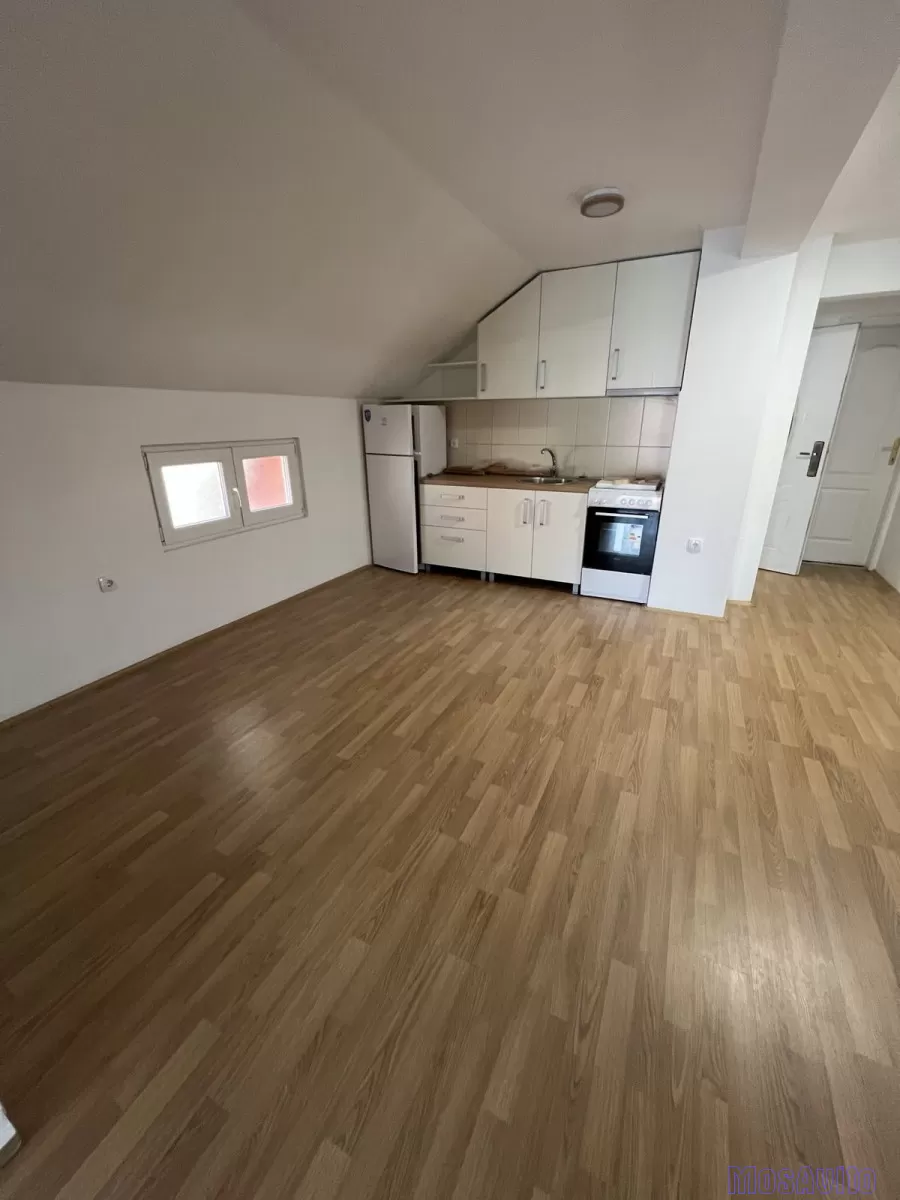 ДОМ В СРЕМСКОЙ КАМЕНИЦЕ, СЕРБИЯ, 73 м² Sremska Kamenica, Serbia